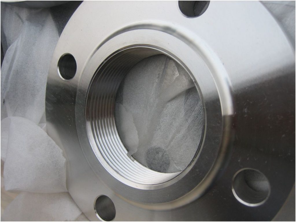 Threaded flange