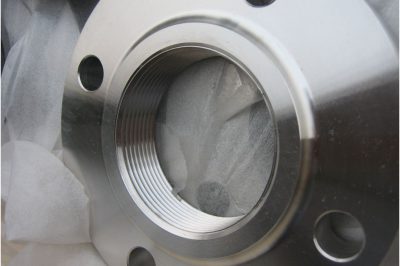 Threaded flange